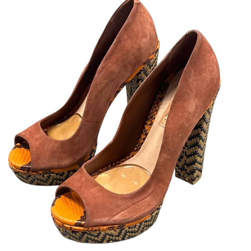 Schutz Cara Raffia High Heel - Picture 11 of 12